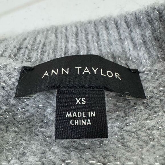 Ann Taylor Women’s Grey Stretch Sweater Size XS Acrylic Blend Winter Essential - Picture 4 of 8
